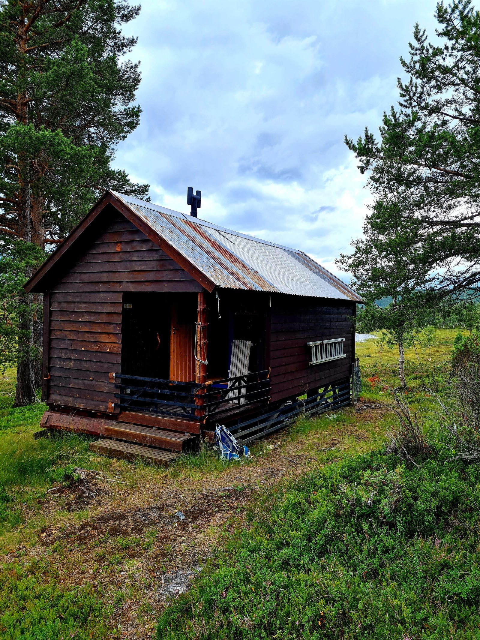 Merkestjern jaktbu – hunting cabin og hjortejakt i Ofredalen, deer hunting Norway
